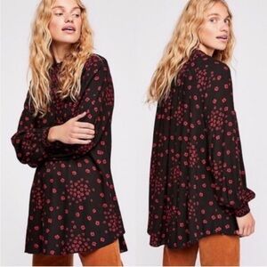 Free People Flowers in Her Hair Black and Red Floral Tunic Sz XS B121